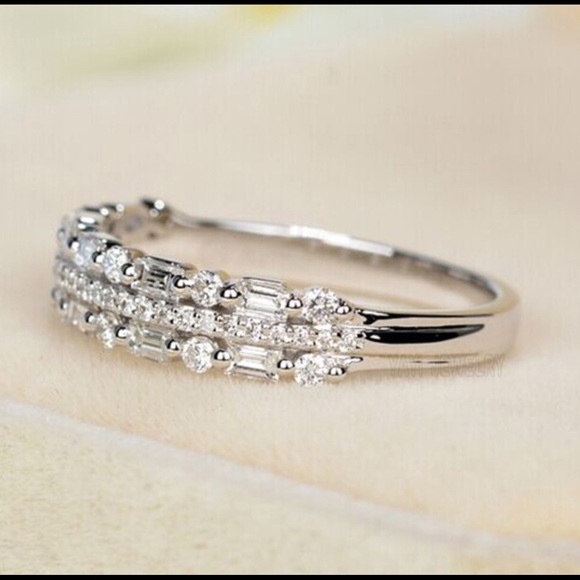 Crown Cross Ring - Picture 6 of 8